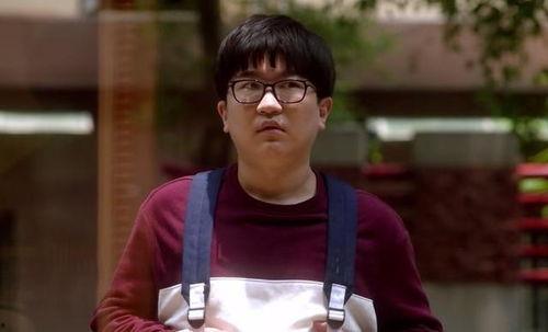 娱乐吃瓜背景女星是谁啊,揭秘“吃瓜群众”热议的神秘女星